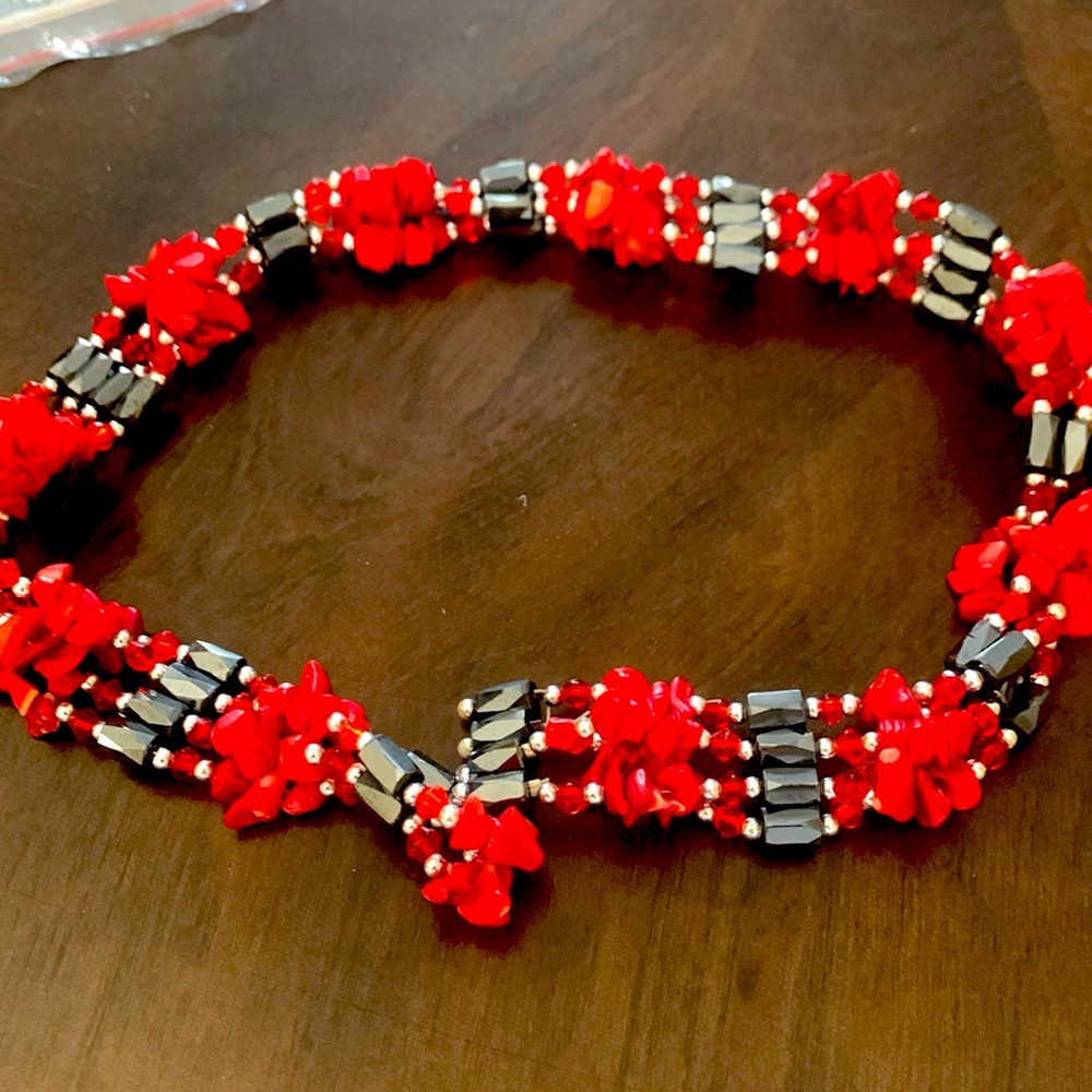 Metallic necklace